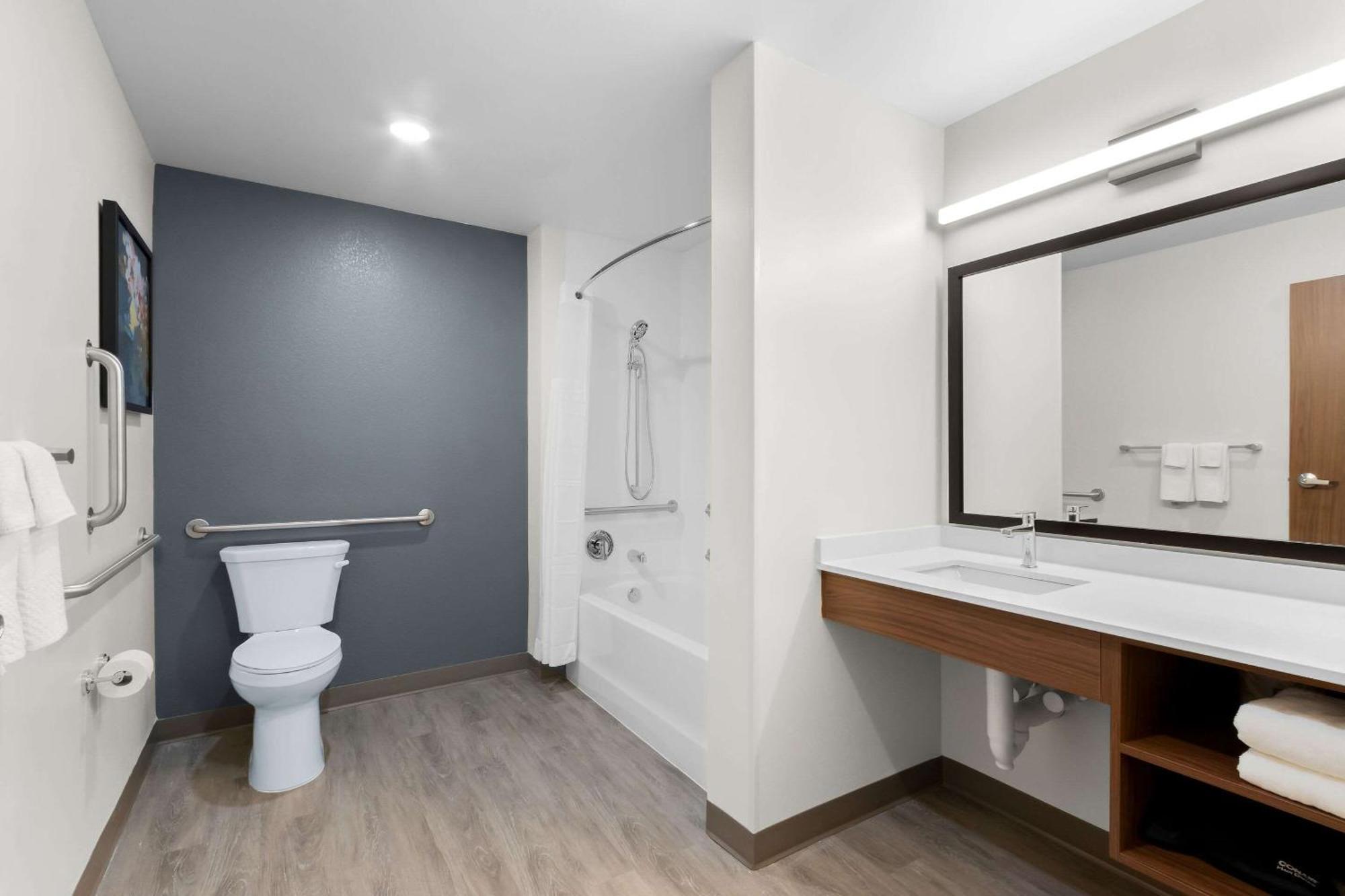 Everhome Suites Glendale Sports Entertainment District Buitenkant foto